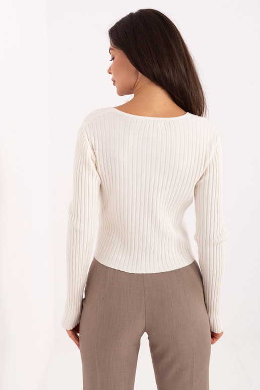 Kreemivärvi kootud särk