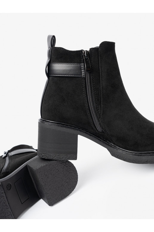 Must lumesaapad neetide ja pandlaga 