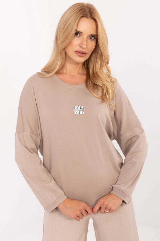 Tumedalt liivavärvi pluus