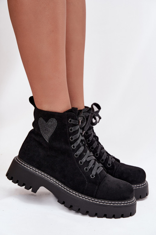 Naiste poolsaapad Z Läikivadowym Heartsm Must Nariri