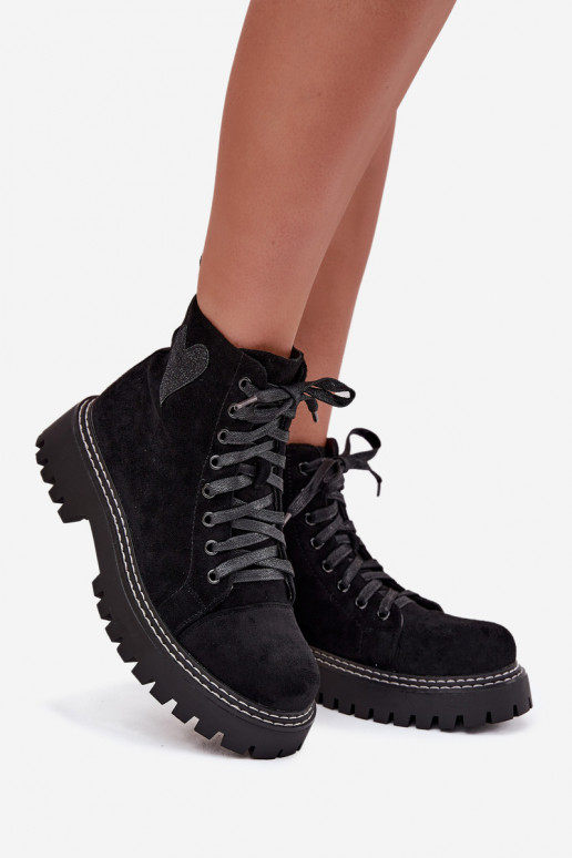 Naiste poolsaapad Z Läikivadowym Heartsm Must Nariri