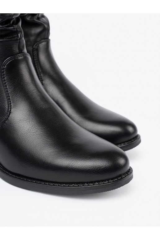 Komfortowe lumesaapad Mustad z marszczeniami