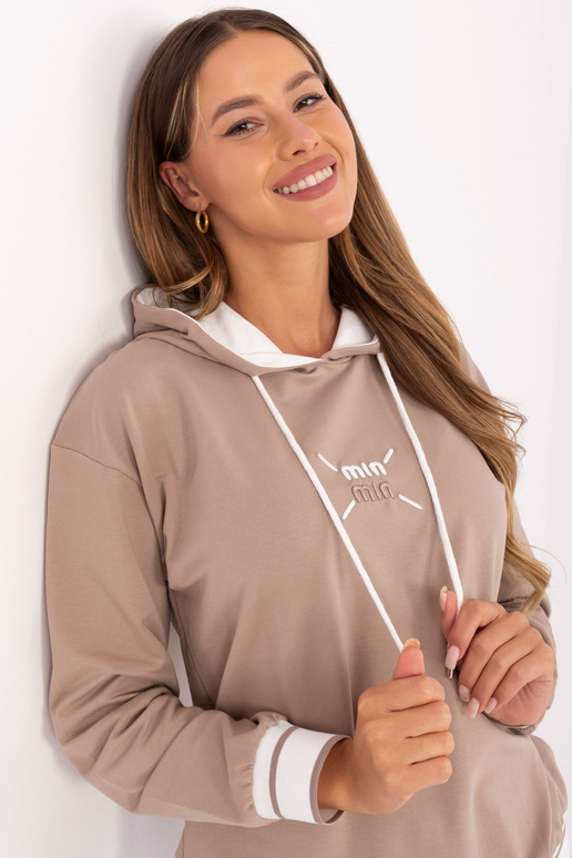 Tumedat liivakarva pluus