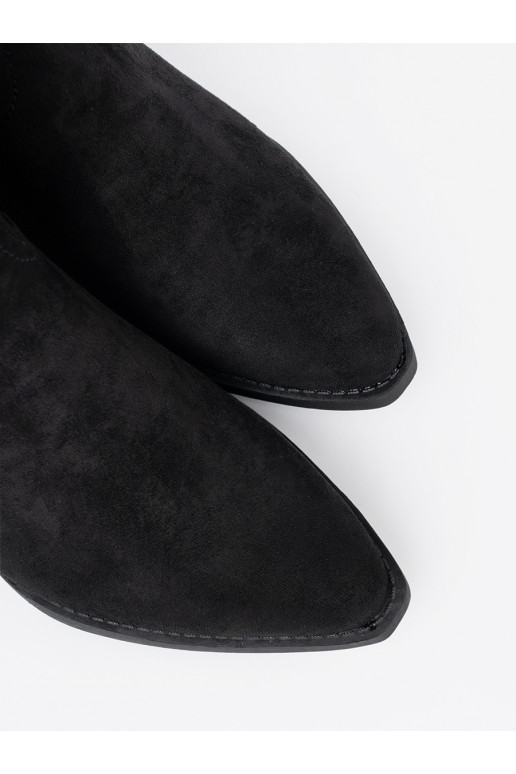 Must naiste saapad o klasycznym kroju