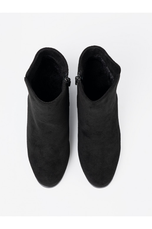  Mustad lumesaapad z eleganckim zdobieniem