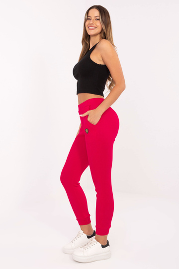 Punased spordipüksid