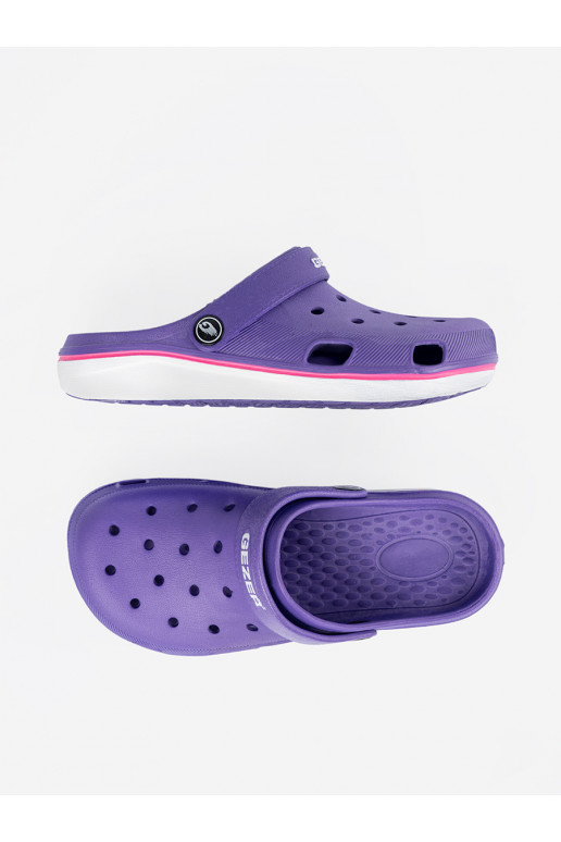 Violetne värv kingad typu Crocs Violetne värv kingad typu Crocs