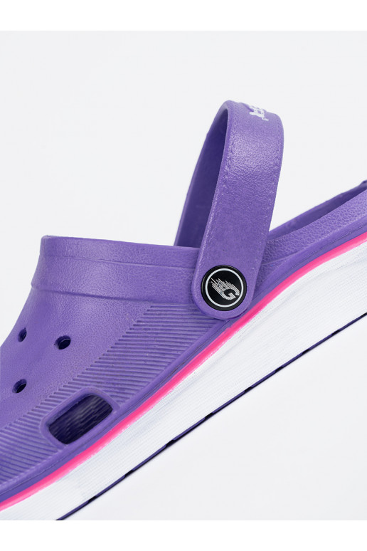 Violetne värv kingad typu Crocs Violetne värv kingad typu Crocs