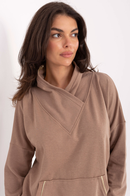 Tumesinine liivakarva džemper