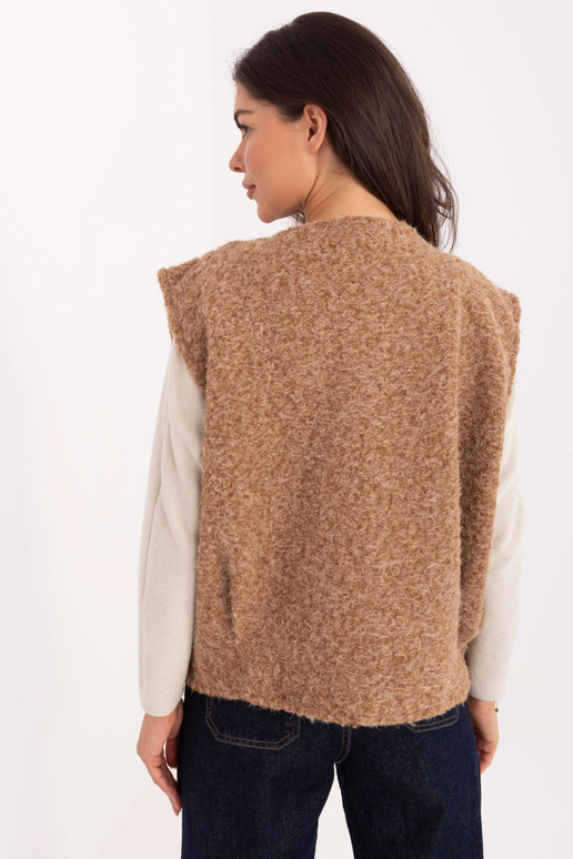 Kaamelivärvi vest