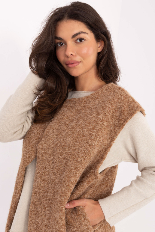 Kaamelivärvi vest