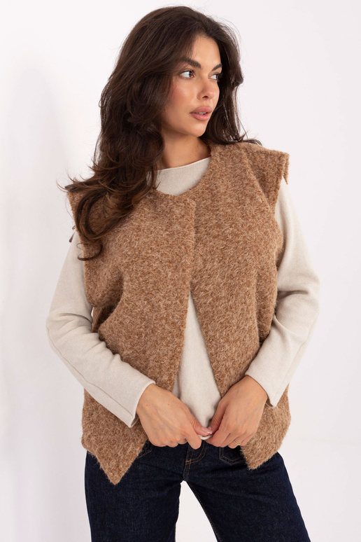 Kaamelivärvi vest