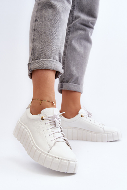 Zazoo 2919    jalatsid massiivse tallaga valget värvi