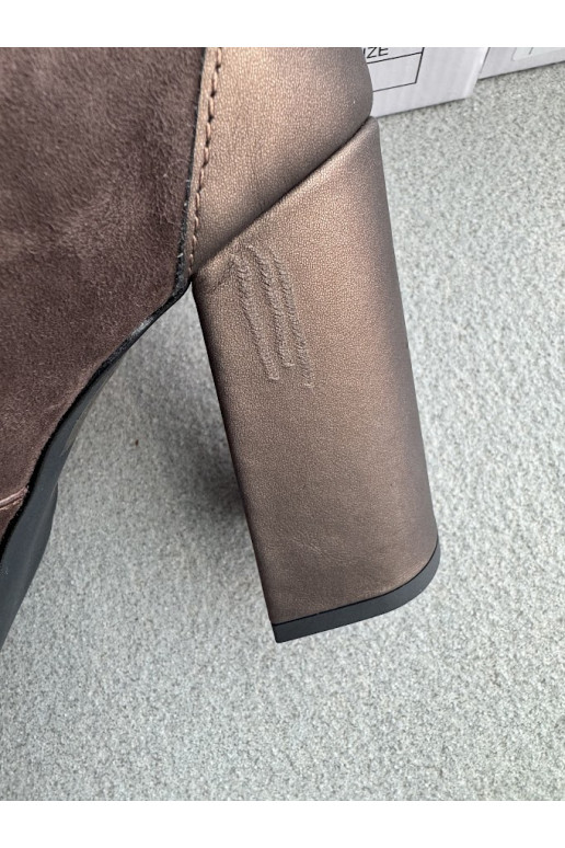 Kingad kõrge jämeda kontsaga Laura Messi 2702 pruunid värvi