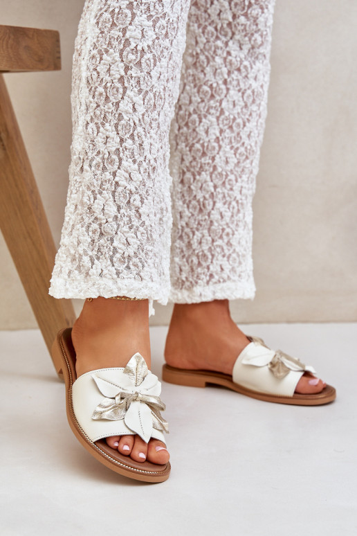 Sussid kaunistustega Naturaalsest nahast Zazoo 3667 valget värvi