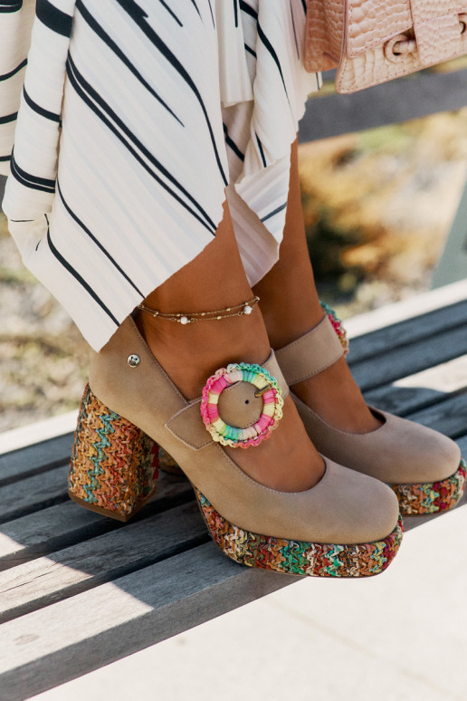 Kingad  kõrge jämeda kontsaga   06839-04 beeži värvi