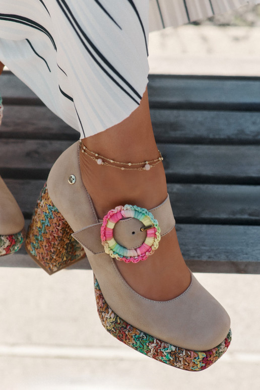 Kingad  kõrge jämeda kontsaga   06839-04 beeži värvi