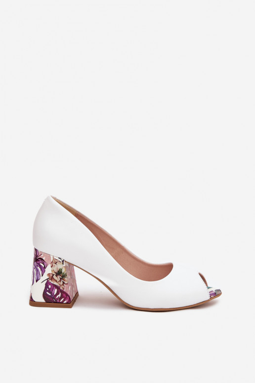 Nahkased kingad kaunistatud kontsadega Lejskis Shoes 2608/K valge värvi