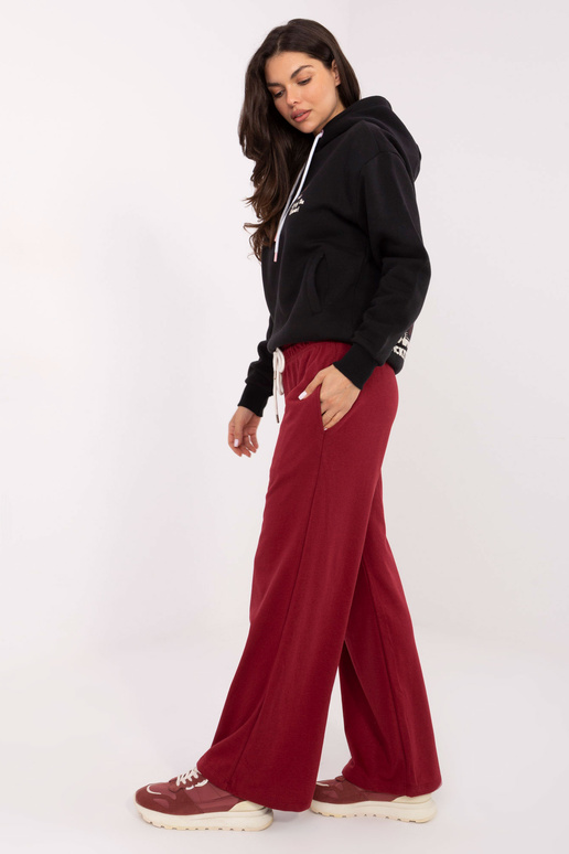 Kirsi värvi spordipüksid