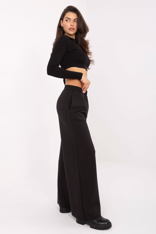 Mustad püksid Mustad püksid