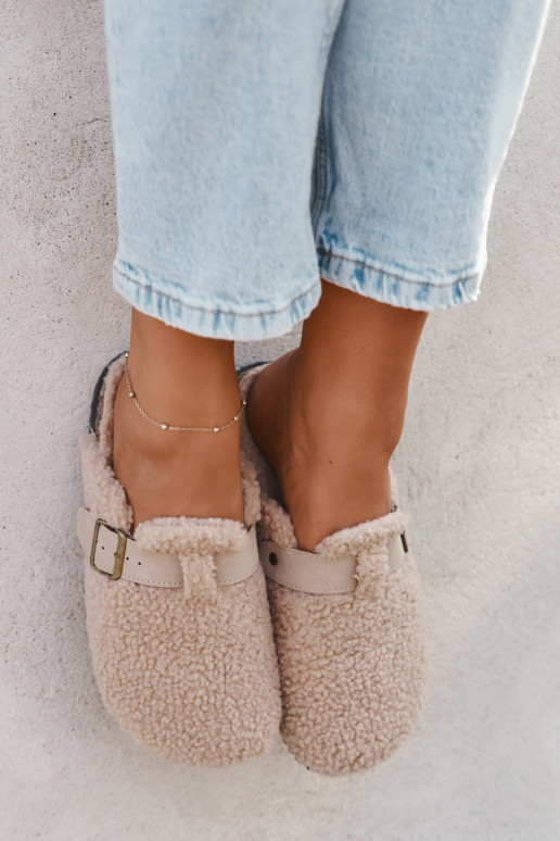 Naiste sussid karvasega „Typu Baranek" beežid