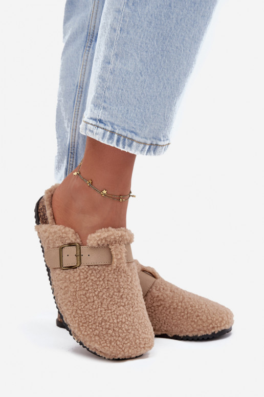 Naiste sussid karvasega „Typu Baranek" beežid