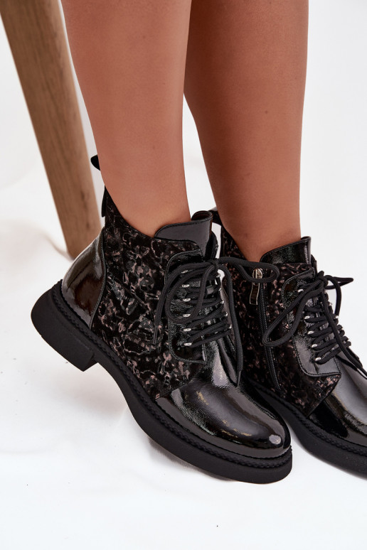 Laque Naiste poolsaapad voodriga D&A CR52-613 Must Laque Naiste poolsaapad voodriga D&A CR52-613 Must