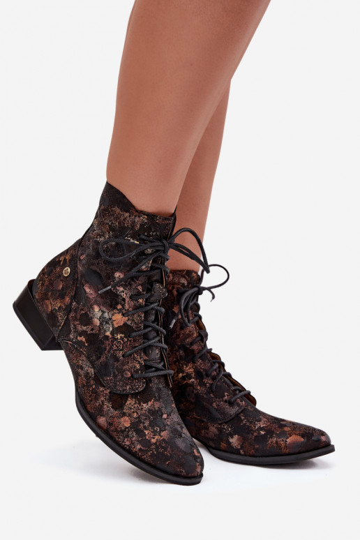 Mustriga sametised poolsaapad laia kontsaga Tai turiciejka 06391-02 musta ja kuldse värviga