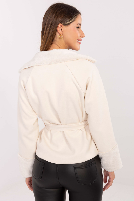 Hele liivakarva jakk