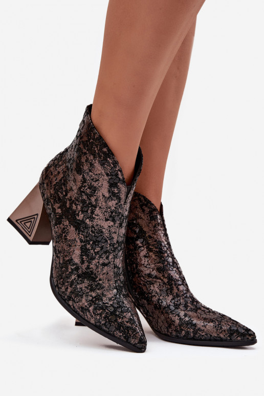   Naiste poolsaapad D&A CR52-679 Must