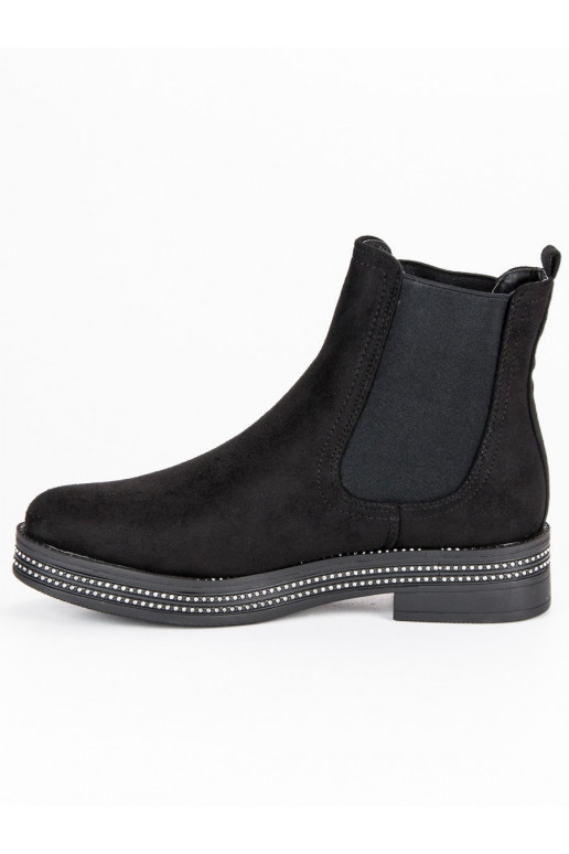 mustad naiste poolsaapad