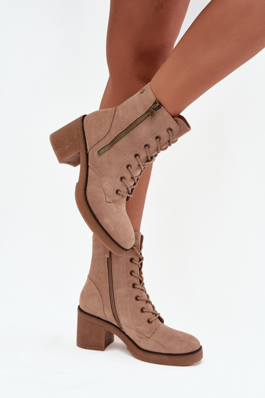 Paressa beežid pehmendatud saapad lipsude ja lukudega Paressa beežid pehmendatud saapad lipsude ja lukudega