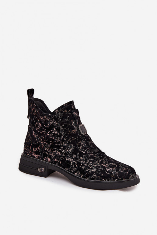 Saapad naturaalsest suede madala kontsaga D&A CR52-713 mustades ja pruunides toonides