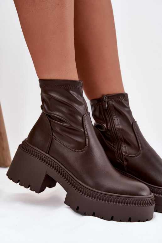 Naiste poolsaapad massiivsete kontsade ja platvormiga pruuni värvi eko nahast Elvianne