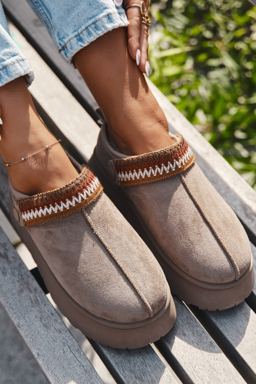 Naiste madalad lumesaapad liikuvate rihmade ja tikandiga, platvormiga beeži värvi Lyrisse