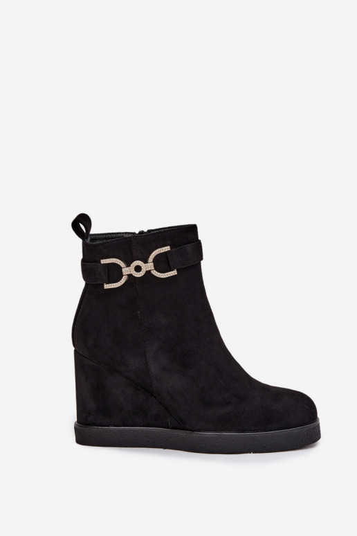 Rivana mustad saapad platvormil kaunistustega Rivana mustad saapad platvormil kaunistustega