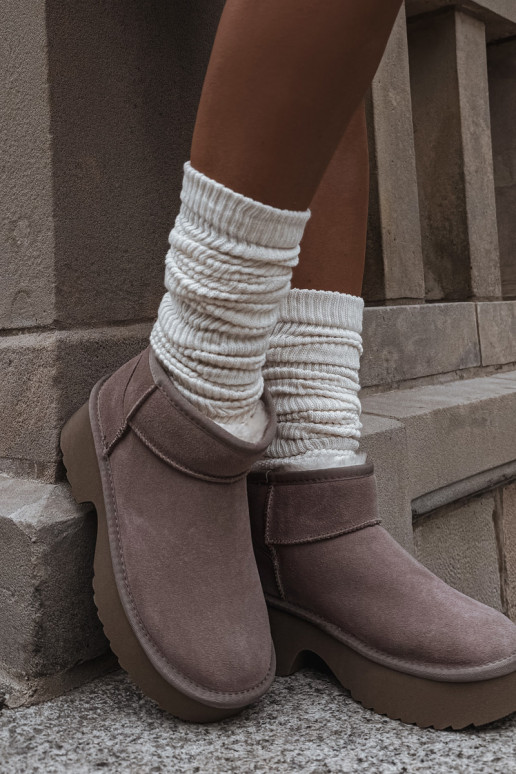 nööpidega lumesaapad Pealiste omadPealturalnego seemisnakhsedu voodriga karusnahaga Khakivärvi Milora