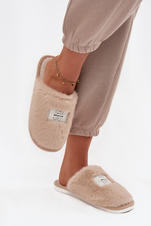 Naisten sussid karusnahaga kreemjas värvitoonis