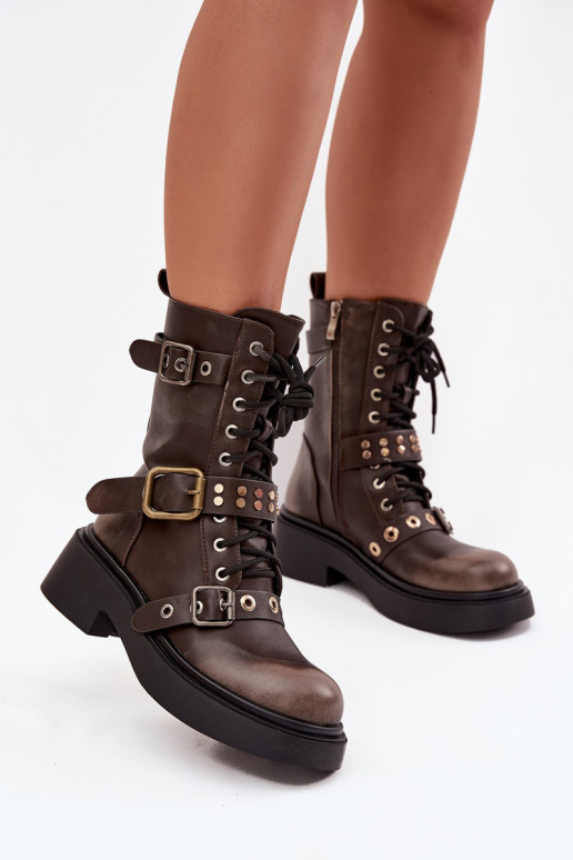 voodriga saapad Pealiste omad neetide ja pandlaga pruunid värvi Sellel onrisse