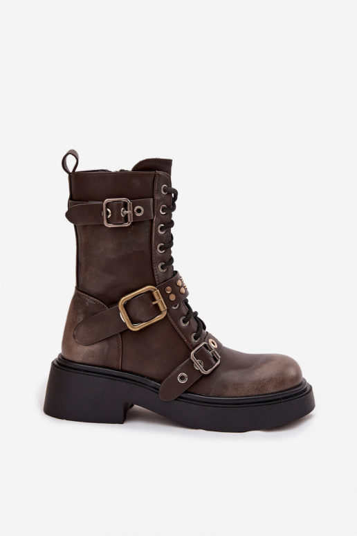 voodriga saapad Pealiste omad neetide ja pandlaga pruunid värvi Sellel onrisse