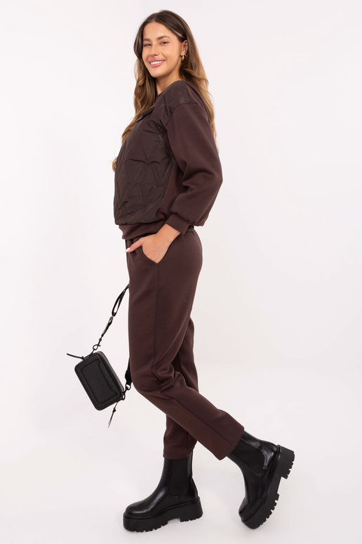 Komplekt tumedat pruuni