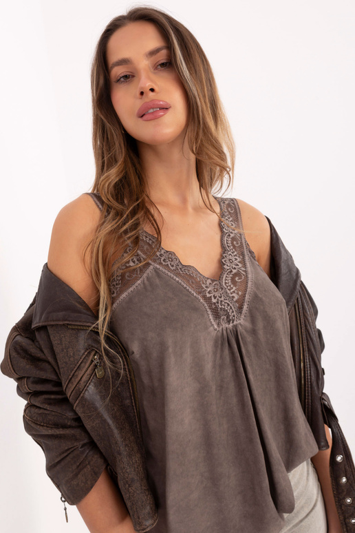 Tume liivakarva topp