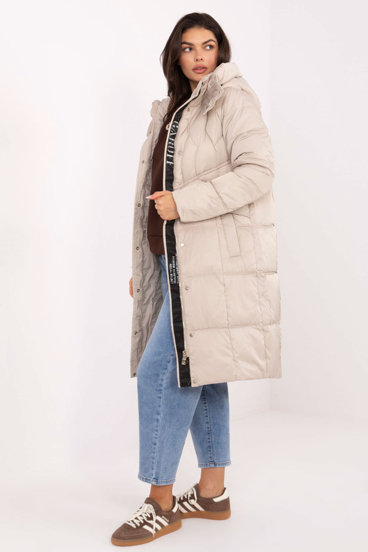 Sandaali värvi mantel