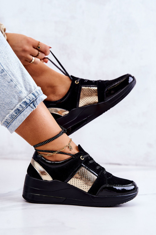  seemisnakhsed spordijalatsid  Must Larson