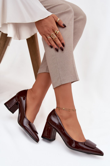 Laque Kingad kõrge jämeda kontsaga kaunistustega Czekoladowe Isoline