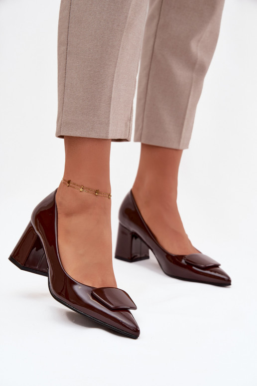 Laque Kingad kõrge jämeda kontsaga kaunistustega Czekoladowe Isoline