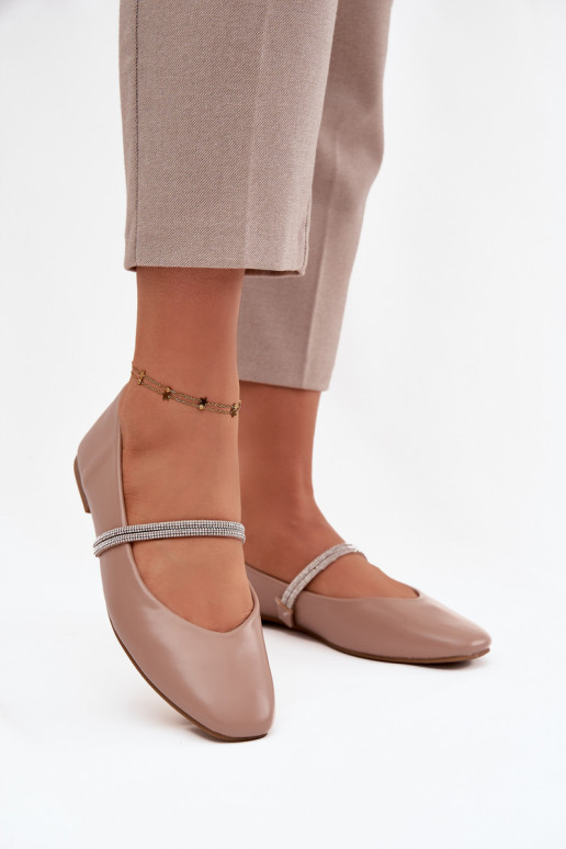 Baleriinad  Z Błyszczącymi Paskami beeži värvi Ilirene