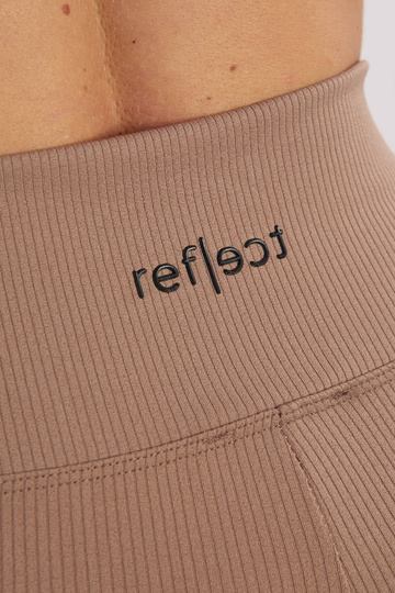 Tume liivakarva retuusid