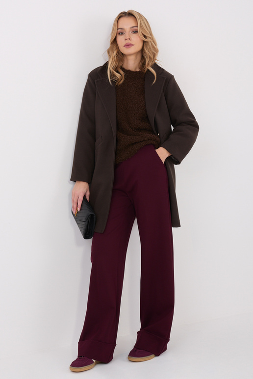 Tumedat pruun mantel