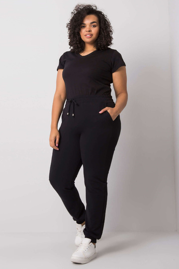 Mustad spordipüksid